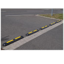 Leitschwelle / Anfahrstopp - LTS1 - aus elastischem PVC, L 1000 x B 150 x H 60 mm, schwarz mit gelben Einsätzen